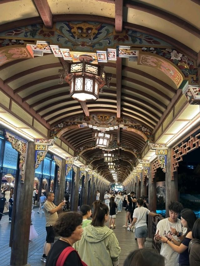 Nanqiao Bridge, A Charming Spot by the Water