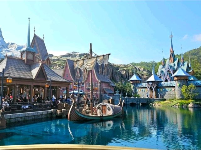 Exploring the Magic of World of Frozen