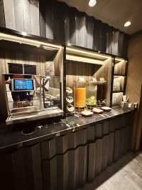 Pre-Flight Bliss: Plaza Premium First Lounge Experience at HKIA