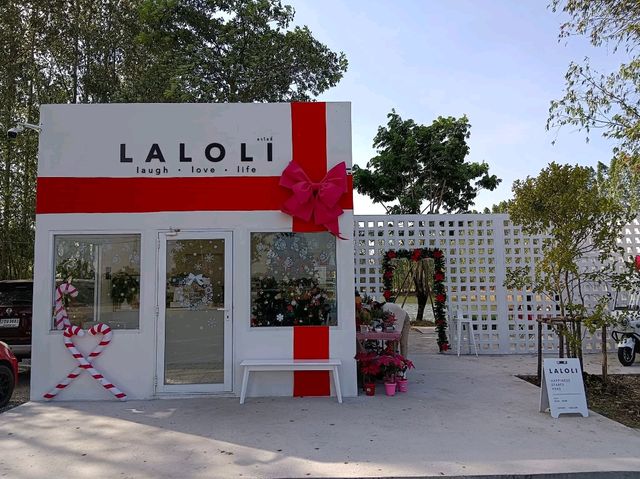 ร้าน laloli cafe บรรยากาศเหมือนเขาใหญ่
