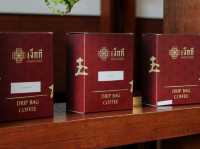 ☕ เง็กกี จอมทอง – คาเฟ่สไตล์จีนร่วมสมัยกับขนมโฮมเม