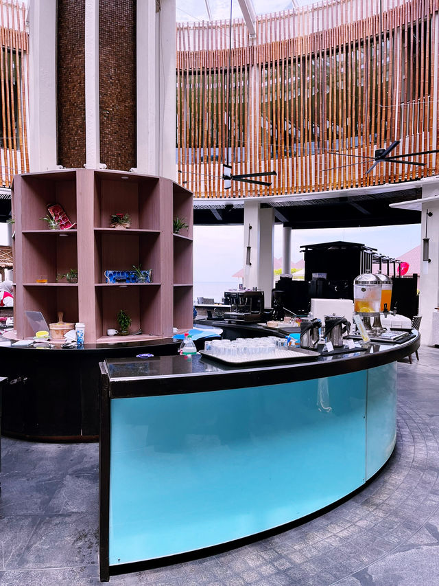 Bila-Bila Restaurant: Seaside Buffet Haven in Sepang