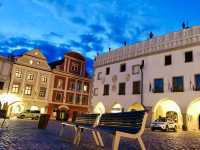 🌆 Evening Walk from the Fountain and Plague Column to Vyhlídka – Český Krumlov in Twilight Glow