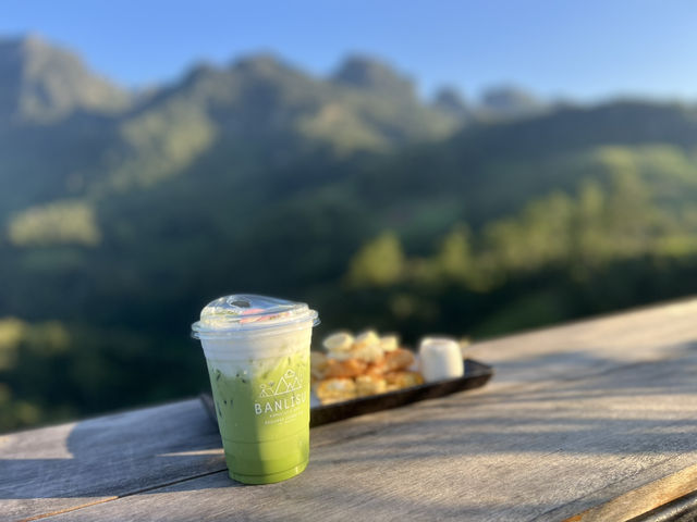 บ้านลีซู ดอยหลวงเชียงดาว — ที่พักบนเขาวิวหลักล้าน 