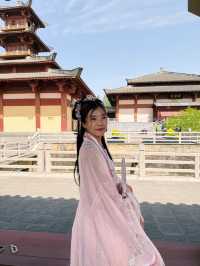 Walking Through Qin Palace in Hanfu