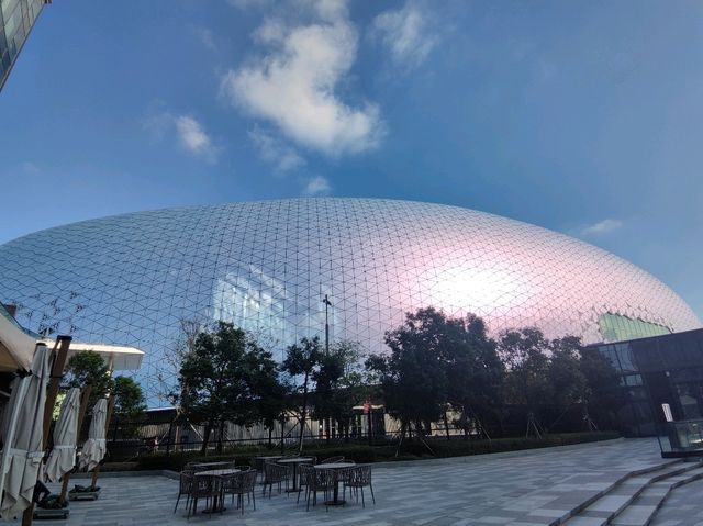 現代建築遇上海岸風光😎