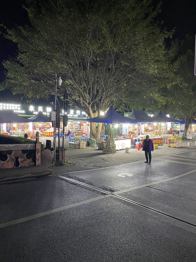 丹霞山江畔最棒的酒店- 悠然江畔設計師藝術酒店 丹霞山江畔最棒的酒店- 悠然江畔設計師藝術酒店