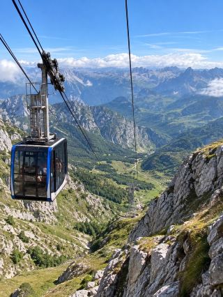 🏔️ Picos de Europa National Park: A nature lover's paradise in Spain 🇪🇸