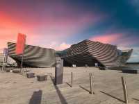 光與影的舞蹈：隈研吾的 V&A Dundee ☀️🌑🕺💃