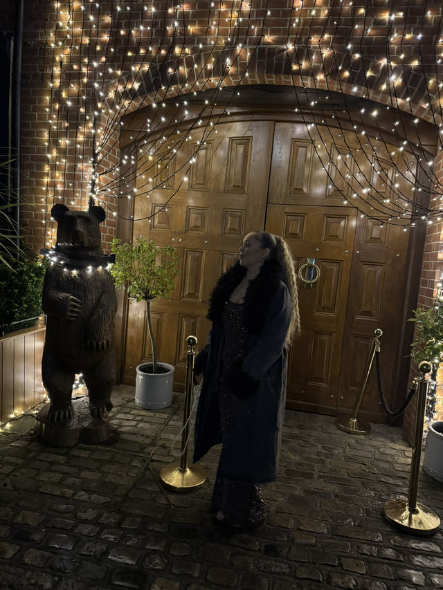 The crazy bear hotel Beaconsfield🐻