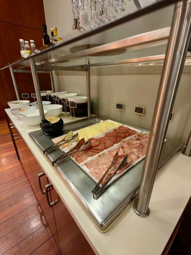 超方便又唔貴米蘭假日酒店