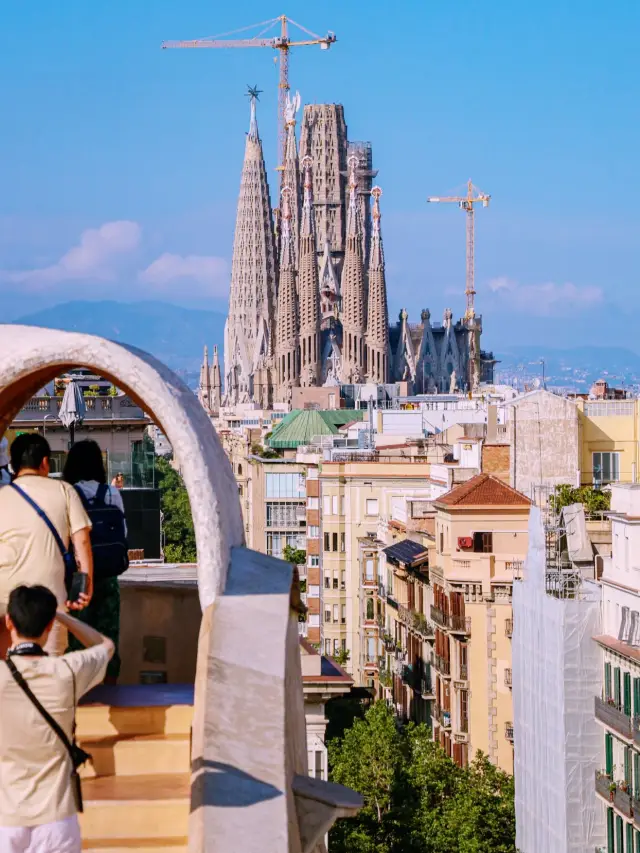 💳✨ Unlock Barcelona with the Barcelona City Pass — Save Time & Money!