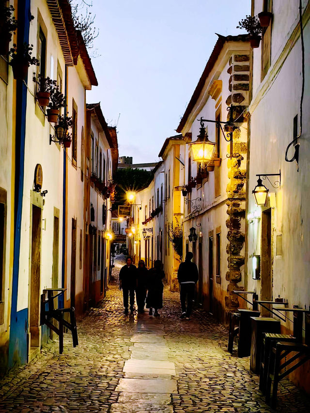 🚗 Ride-Sharing Travel in Óbidos: Navigate the Walled Wonder with Ease 🏰🚕✨