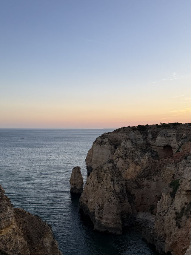 Golden Cliffs & Fire Skies – Sunset at Ponta da Piedade