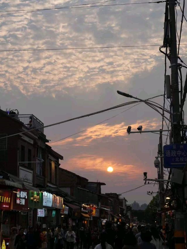 🌸 A Day in Quanzhou’s Timeless Streets: Ancient Meets Modern  🌅