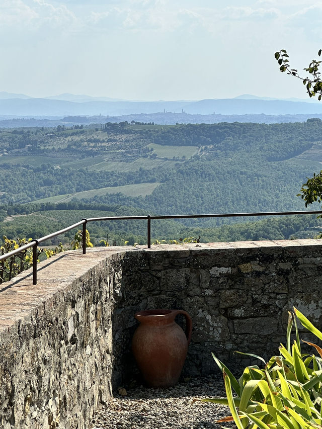 Discover the Italian vineyards of Rada in Chianti!