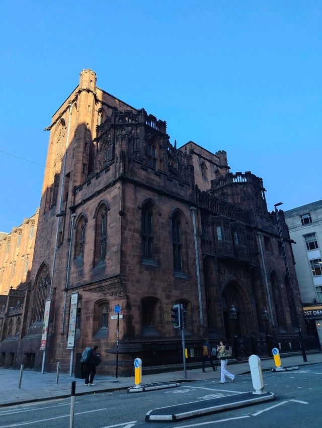 🏛️ Design of the John Rylands Library: A Neo-Gothic Masterpiece 🏛️ Design of the John Rylands Library: A Neo-Gothic Masterpiece