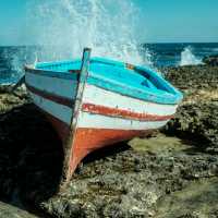 Malta’s Wild Side – Waves and Winds 🌊💨