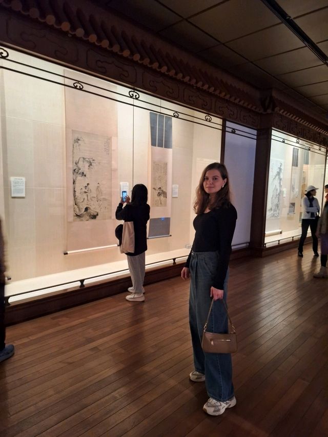 Шанхайский музей на Народной площади Шанхайский музей на Народной площади