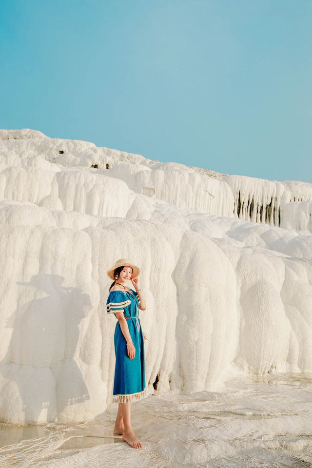 Turkey | Falling into a dreamy cotton castle.