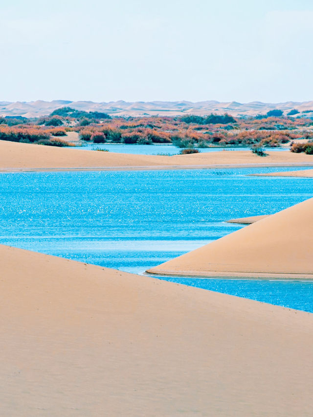 一半沙漠 一半湖水