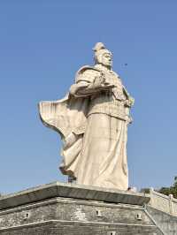 劉邦在此設壇拜韓信為大將軍，從此逆風翻盤，開創西漢王朝基業