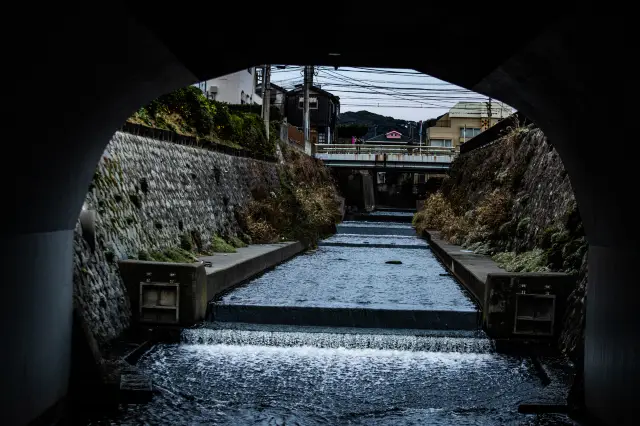 On a cloudy day in Kamakura, Mount Fuji is not visible, but it's still worth a visit