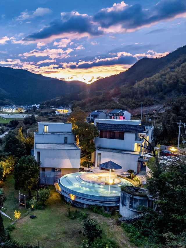 桐廬山澗房民宿，讓我看到了書中的煙雨江南