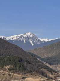 在雲南，坐落於山間的「小布達拉宮」