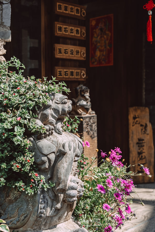 Welcome to the world-class ancient kingdom of the Naxi people, the Baisha Old Town in Lijiang, a UNESCO World Heritage Site 🙇🏻.