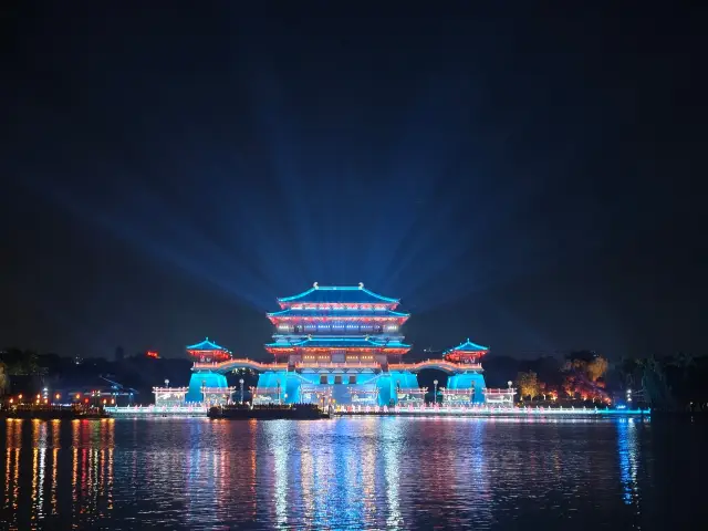大唐芙蓉園還是晚上美