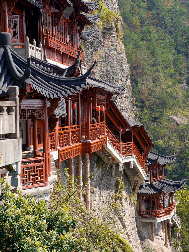 江南懸空寺打卡慶餘年同款。 江南懸空寺打卡慶餘年同款。