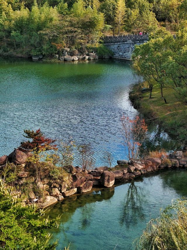 鮑家花園。