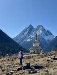 冬天的四姑娘山看到了日照金色雪山。