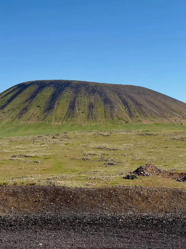 Hohhot to Huitengxile Grassland: Don't miss this golden paradise in autumn. 