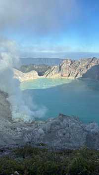 凌晨1點開始攀爬伊真火山