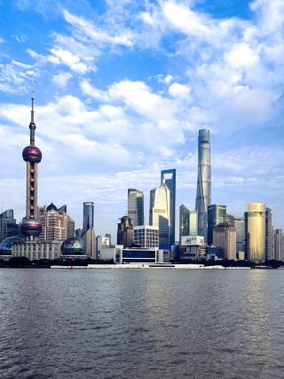 Travel to a city for a song, and fall in love with the Bund!