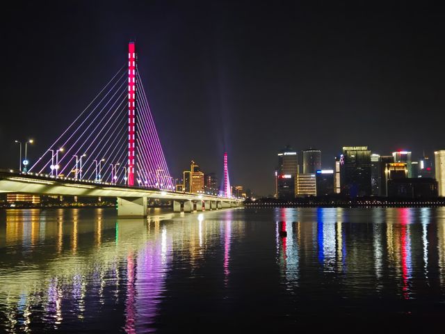 夜遊錢塘江，賞杭州錢塘江景