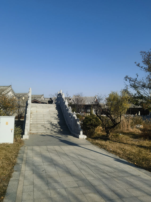 千里姻緣一線牽，來商丘月老祠許願吧
