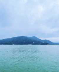萬綠湖碧波蕩漾，粵東明珠映客來