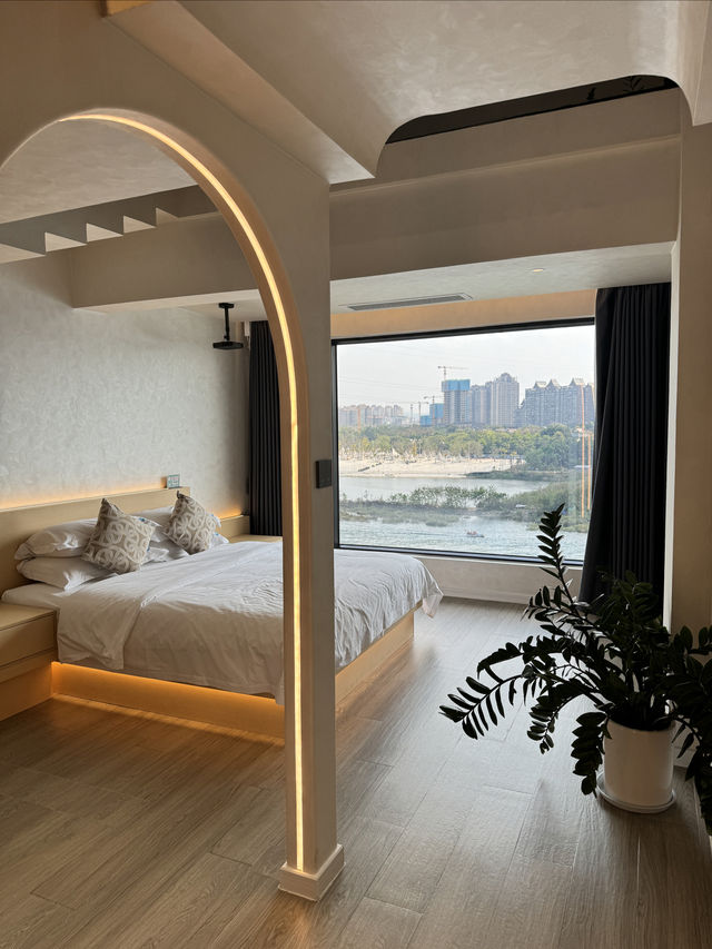 喺版納住咗心心念念嘅江景房