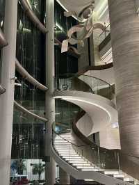 都市光影下的童趣時光：香港九龍東皇冠假日酒店