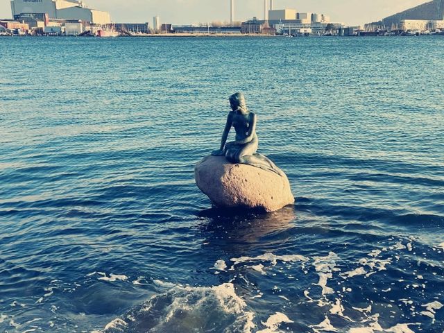 哥本哈根必訪！小美人魚銅像的浪漫傳奇】**  