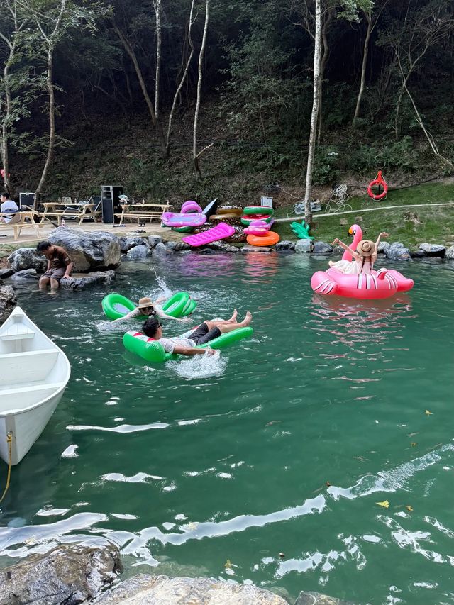 浙江人有自己嘅九寨溝……新開嘅玩水秘境……