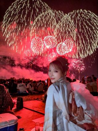 네온 불꽃 축제! 일본 전역에서 꼭 봐야 할 10대 불꽃놀이 대회 가이드