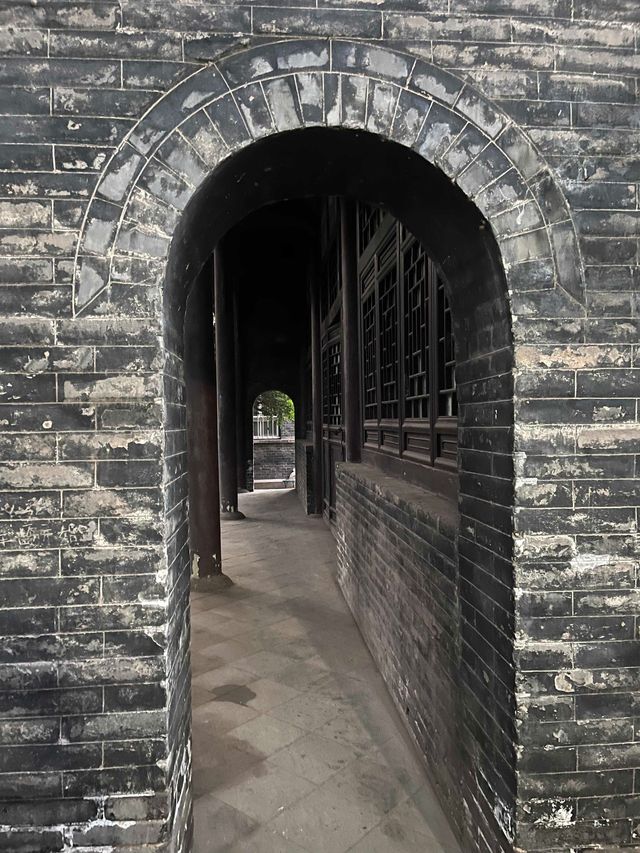 山西旅遊必打卡！百年晉農大絕美民國校園