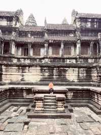 🛕 Hall of a Thousand Gods: Where Cambodia’s Divine Whispers Echo! 🌿