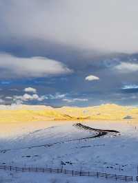 雪山之下，彩林環繞，這裡的秋天美到讓人忘詞！