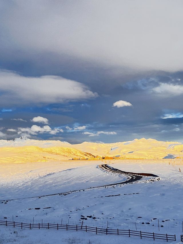 雪山之下，彩林環繞，這裡的秋天美到讓人忘詞！