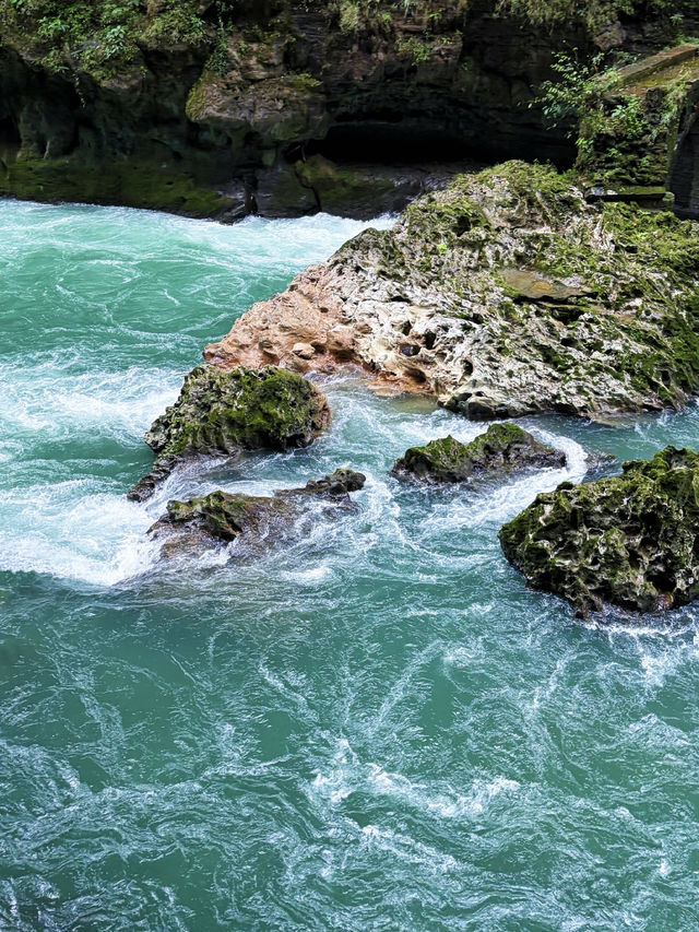 地球最美裂縫！喀斯特地貌封神之作！貴州你深藏不露啊